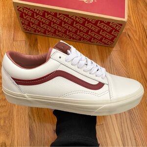Vans Old Skool Leather Women’s Sneakers